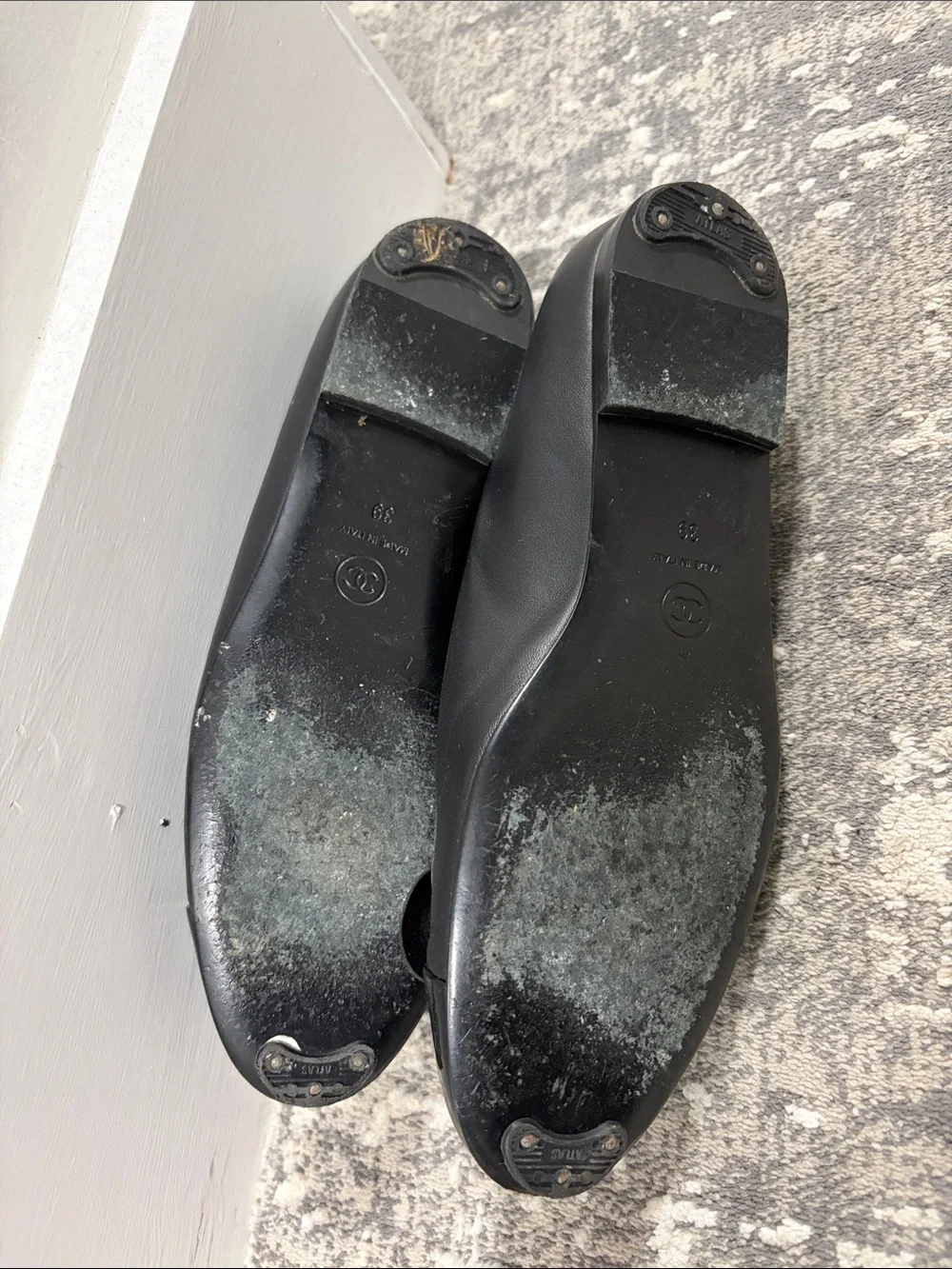 CHANEL Black Camellia Leather Ballet Flats with Gold CC